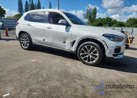 2021 BMW X5 Sdrive 40I z USA, uszkodzony, nr VIN 5UXCR4C02M9E57188